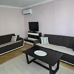 Luzani 1 Apartman *
