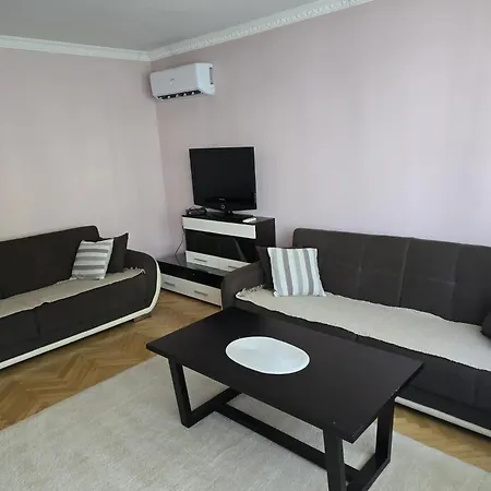 Luzani 1 Apartment *
