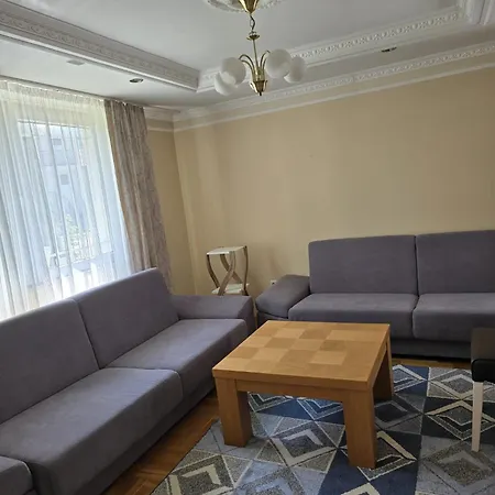 Luzani 1 Apartment